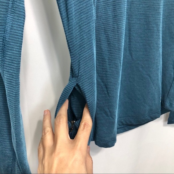 NWT-Under Armour Blue Fitted Performance Hood SM - Picture 4 of 8